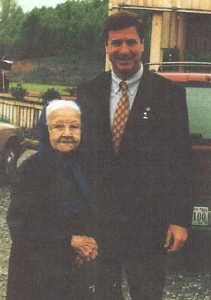 Hetty Sutherland with Governor George Allen at Happy Valley, 1997